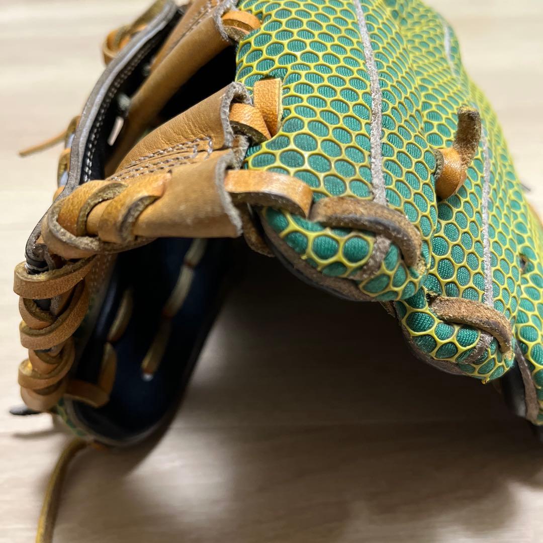 阪神タイガース　歳内　実使用　グローブ