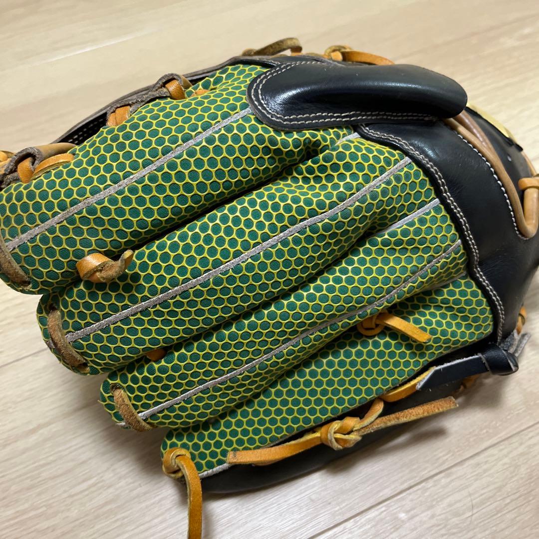 阪神タイガース　歳内　実使用　グローブ