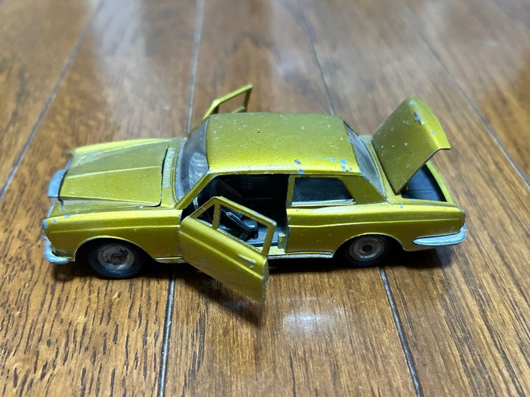 イタリア製　ロールスロイス　シルバーシャドウ