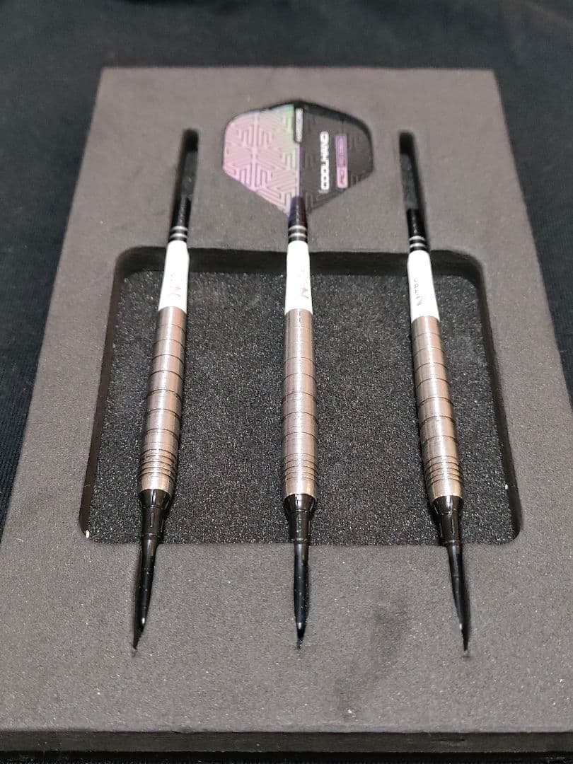 ダーツ RED DRAGON LUKE HUNPHRIES 20g