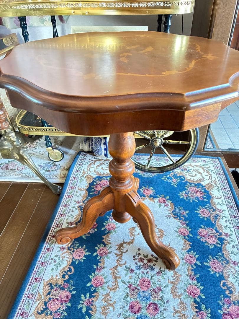 イタリア　象嵌　アンティーク木製八角形テーブル 花柄