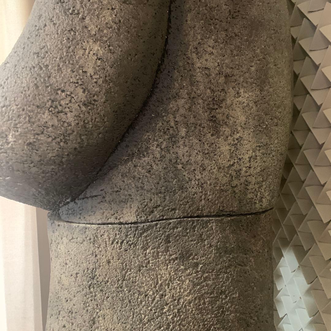 ⓵石材製トーテムポール風彫刻像 約200センチ