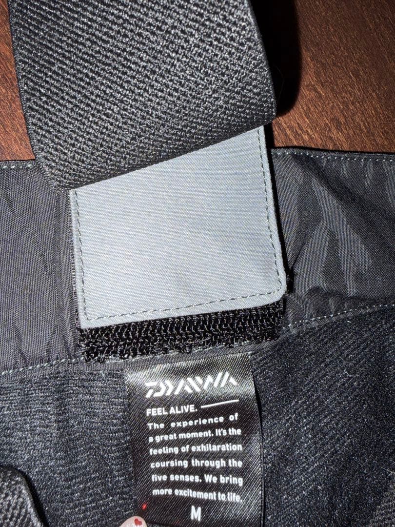 ダイワGORE-TEXウインタースーツフード付きジャケット 紫色