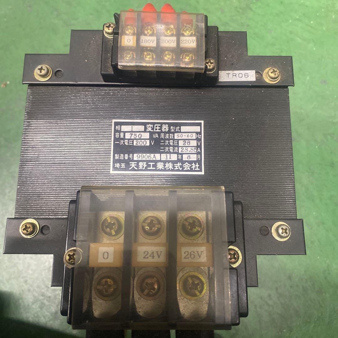 変圧器 容量 750 VA 周波数 50-60 Hz