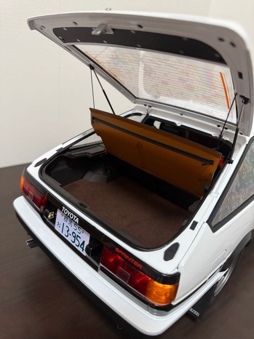 ディアゴスティーニ1/8 頭文字DのAE86ハチロクカスタム完成品