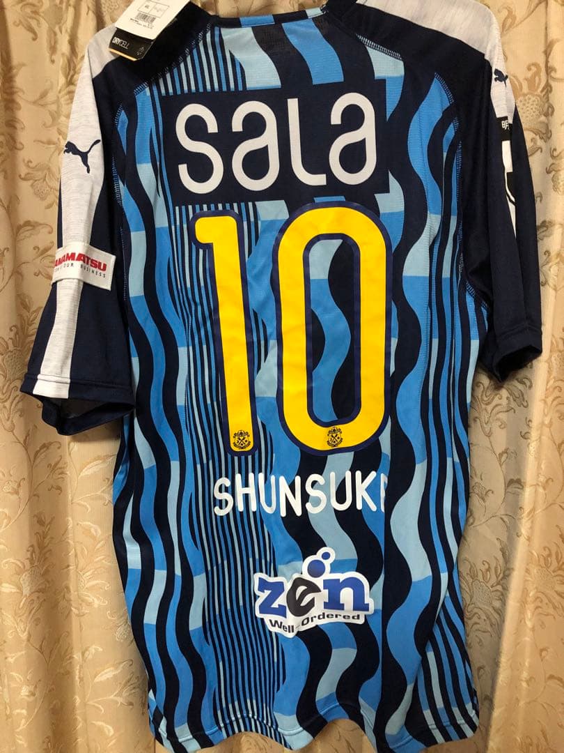 タグ付 プーマ製ジュビロ磐田2019 中村俊輔 リミテッド 在籍ラストモデル