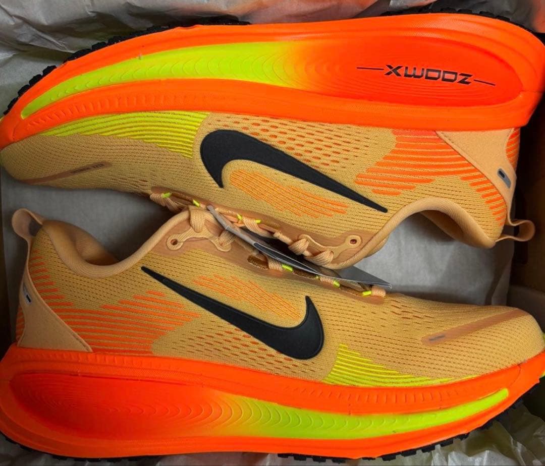 新品未使用☆ナイキ ボメロ18 26cm