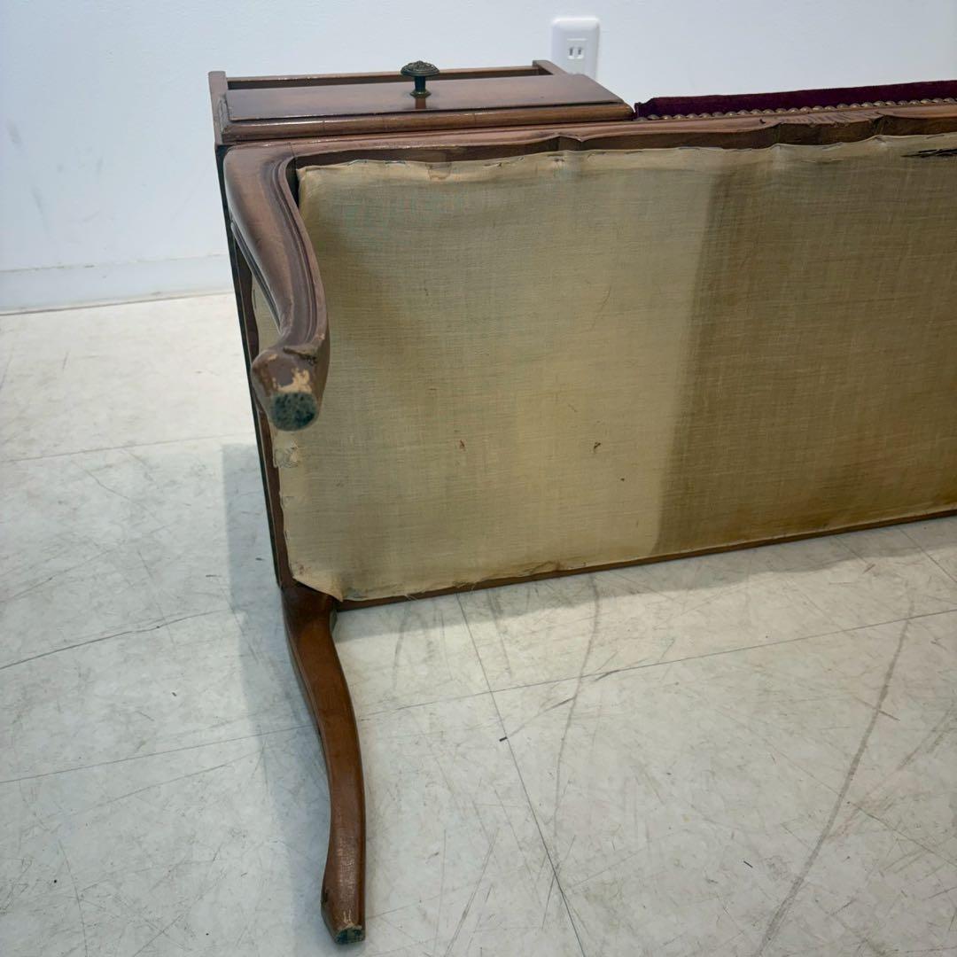 ビクトリアンスタイル ワインレッド　猫足ソファー　アンティーク　引き出し付き