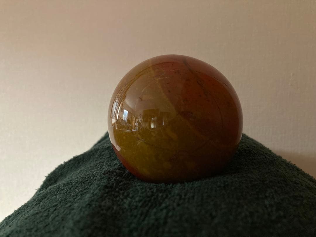 佐渡赤玉石　直径7センチ