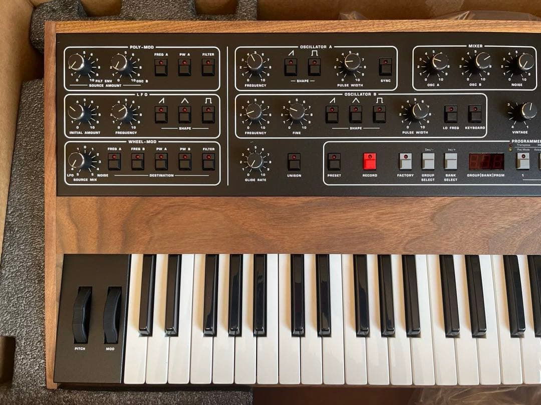 Sequential Prophet-5 Rev.4美品 アナログシンセサイザー