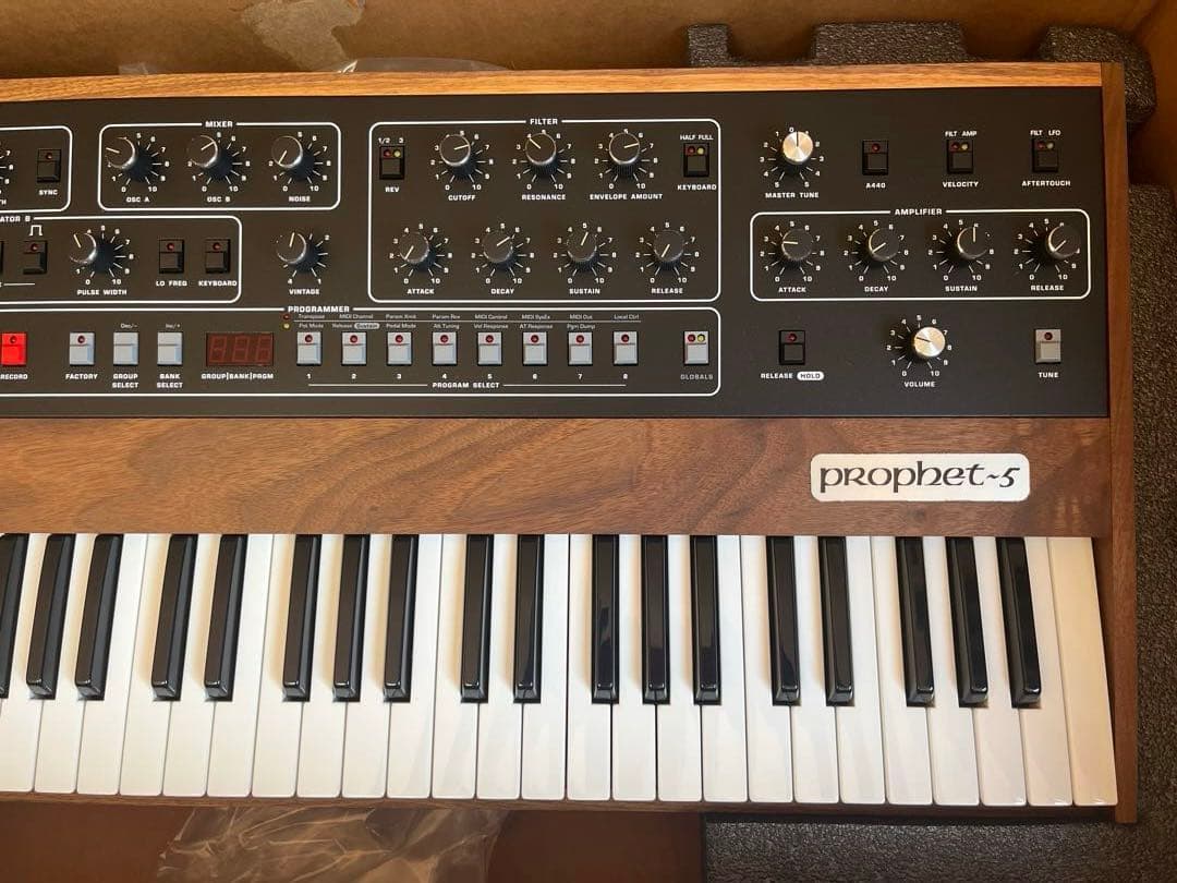 Sequential Prophet-5 Rev.4美品 アナログシンセサイザー