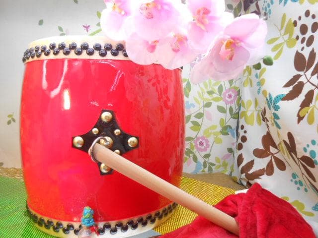 新品未使用(送料無料)26.980円　エイサー大太鼓36cm*40cmバチ付き