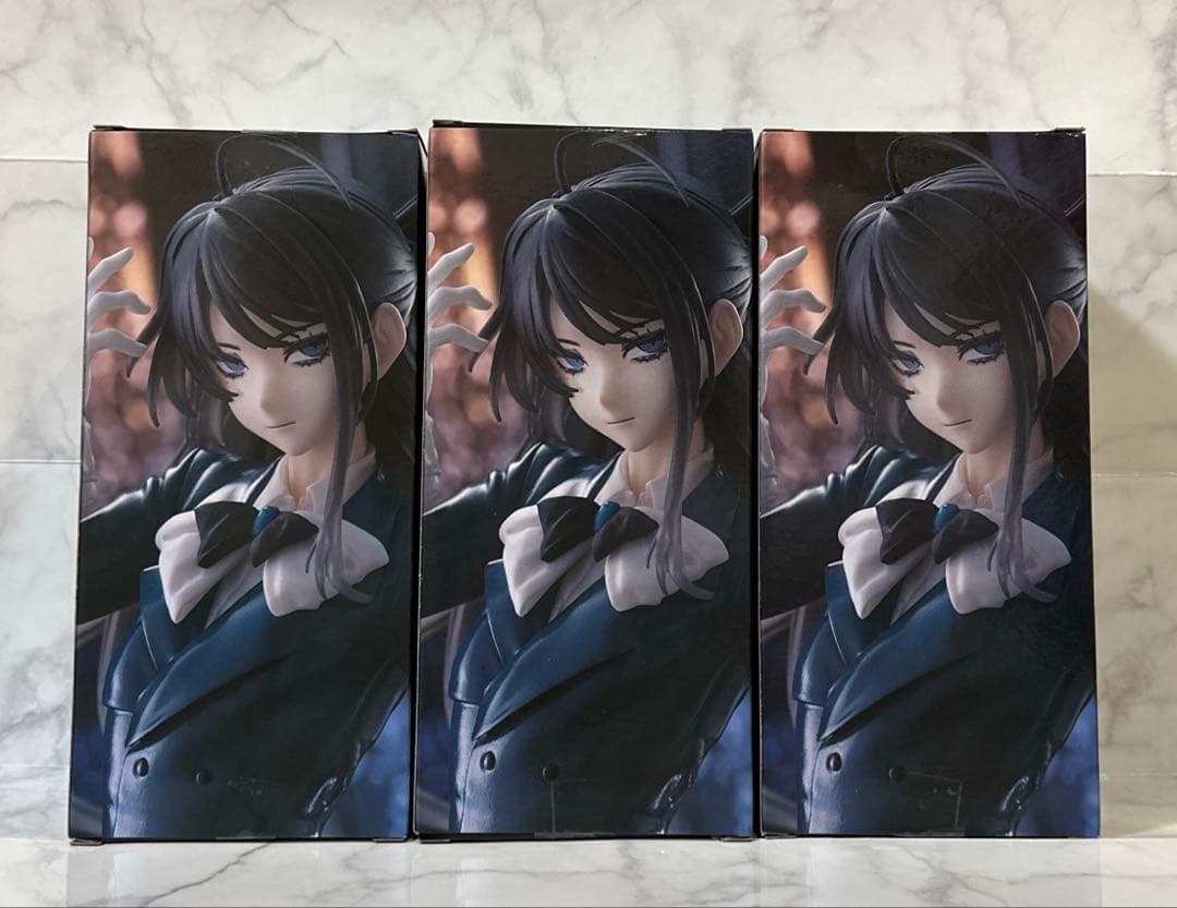 Ado ラウンドワン 限定 フィギュア winter ver　2体セット