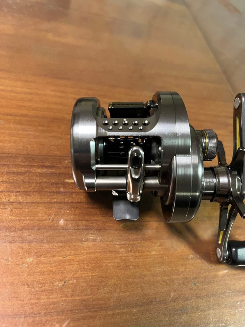 SHIMANO 17CALCUTTA CONQUEST BFS HG 左ハンドル