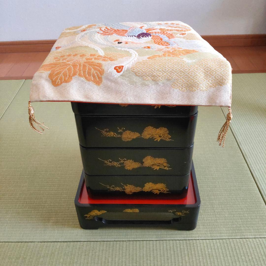 輪島塗　漆塗り重箱 4段　鳳凰柄の袱紗 風呂敷付き