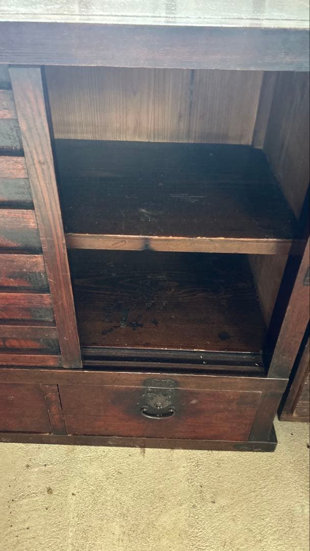 【マンクス】伝統的な和の水屋箪笥