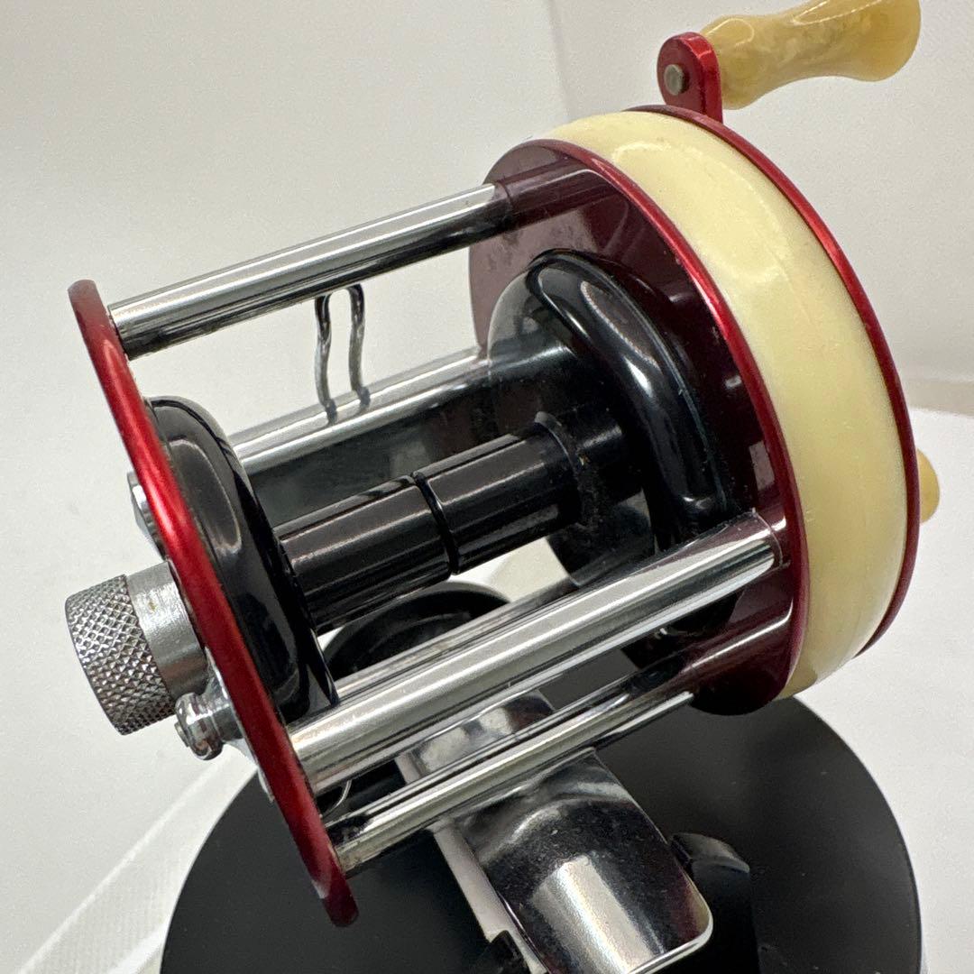 ABU 1750 A ベイトリール