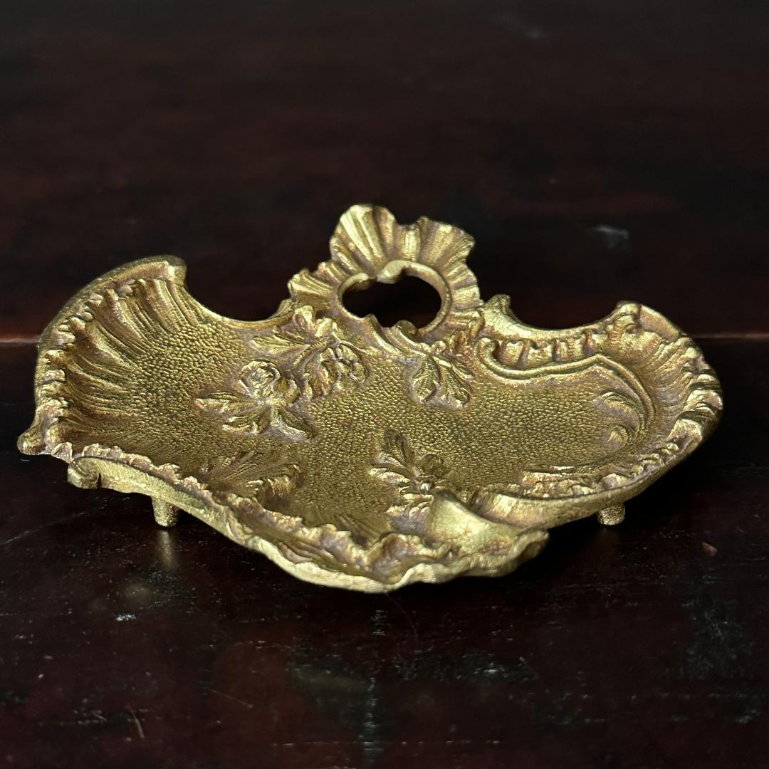 ★フランス　薔薇の模様　真鍮プレート　ロカイユ装飾　アンティーク