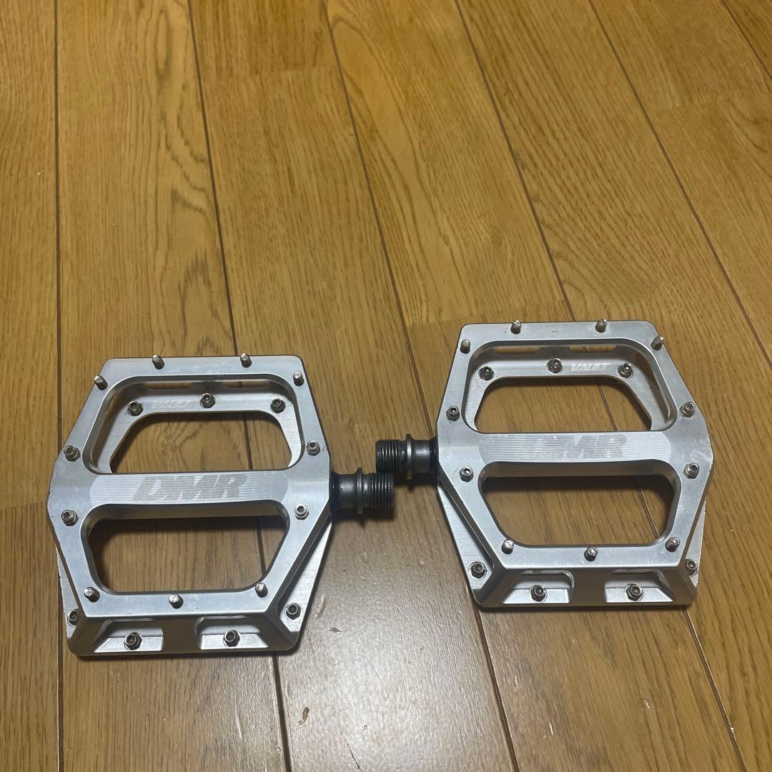 n*o様 DMR VAULT フラットペダル　Full Silver