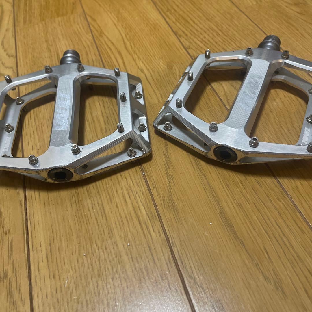n*o様 DMR VAULT フラットペダル　Full Silver