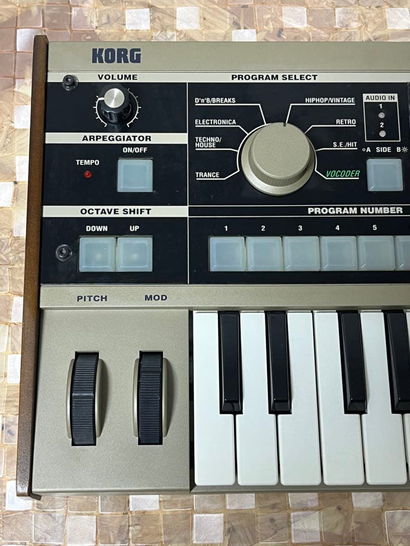 t*e様 KORG microKORG シンセサイザーとNumarkヘッドホンセ