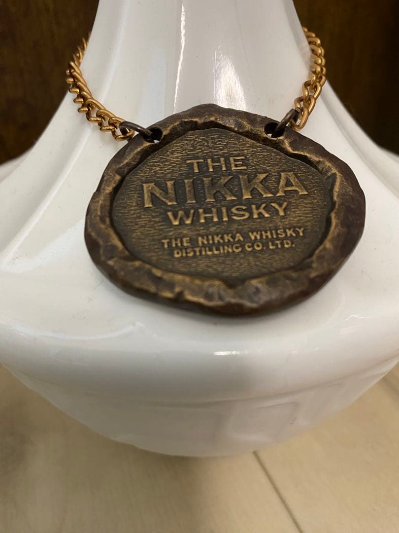 終売品　ニッカ　鶴 17年 陶器ボトル　カートン付属