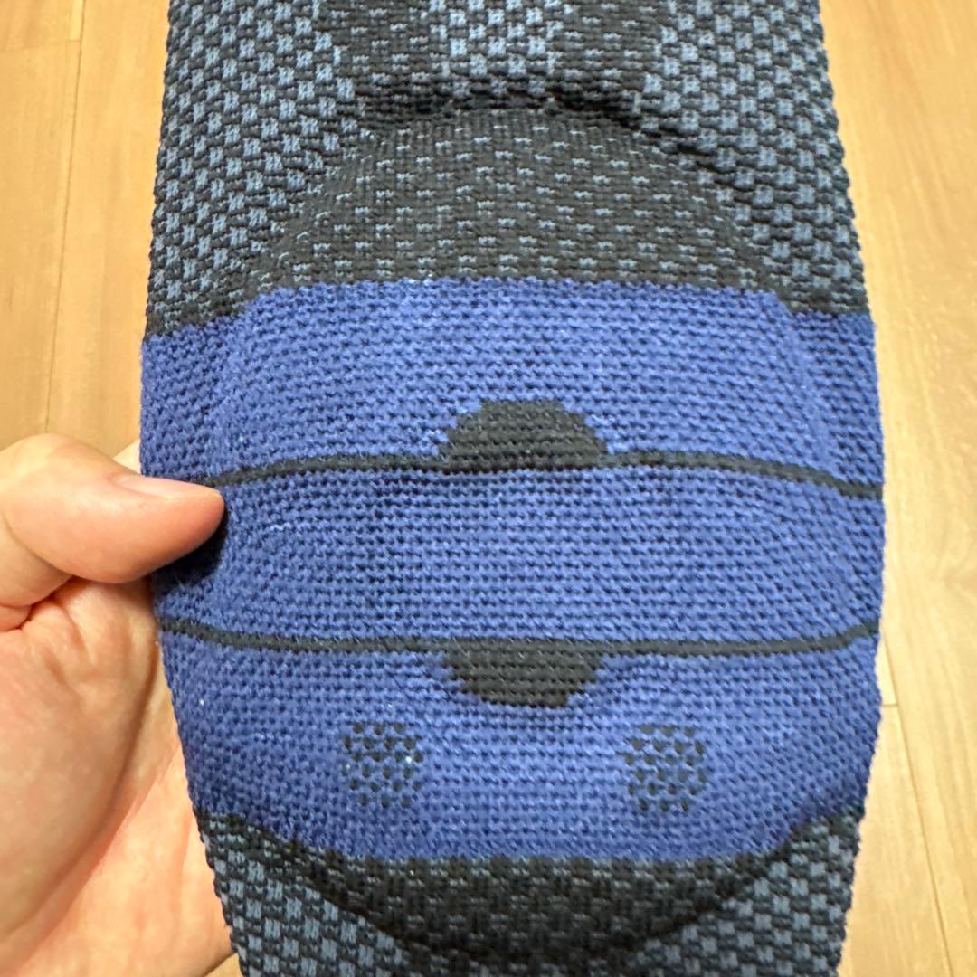 バウアーファインド　ゲニュトレイン　膝用サポーター　サイズ4ブラック