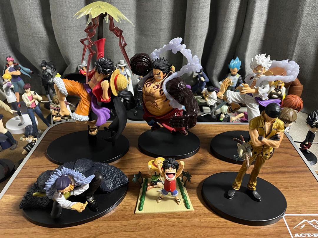 少年誌　箱無し　開封フィギュア　35体　まとめ売り　ワンピース　呪術廻戦