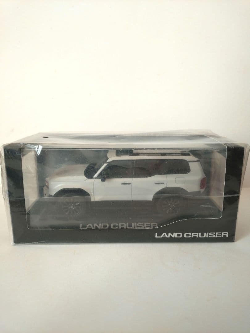 ランドクルーザー250 プラチナホワイトパールマイカ 1/30　未開封