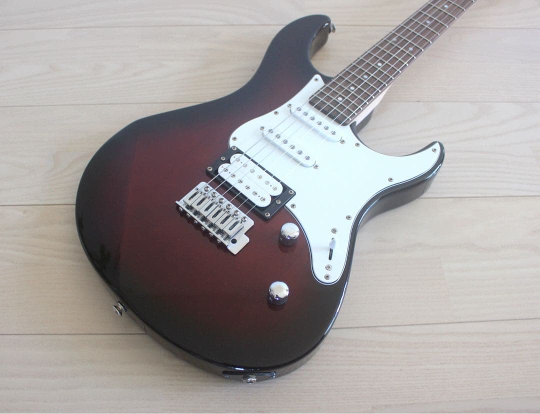 ［ぼっち・ざ・ろっく!］後藤ひとり PACIFICA PAC112V パシフィカ