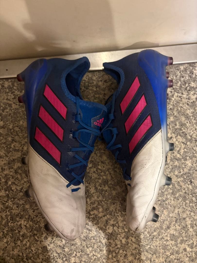 サッカースパイク フットサルシューズ