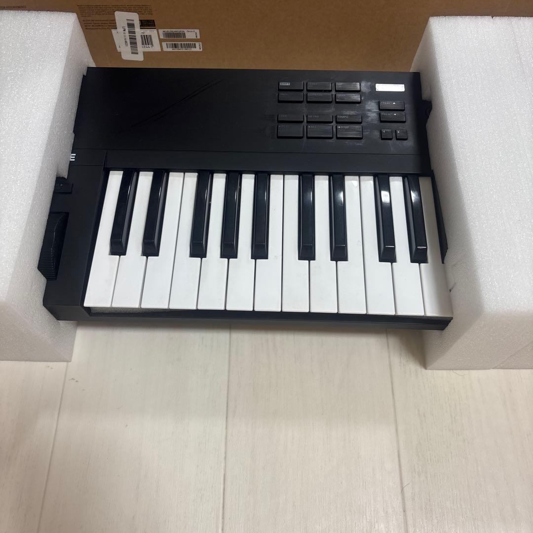 KOMPLETE KONTROL A61 キーボード