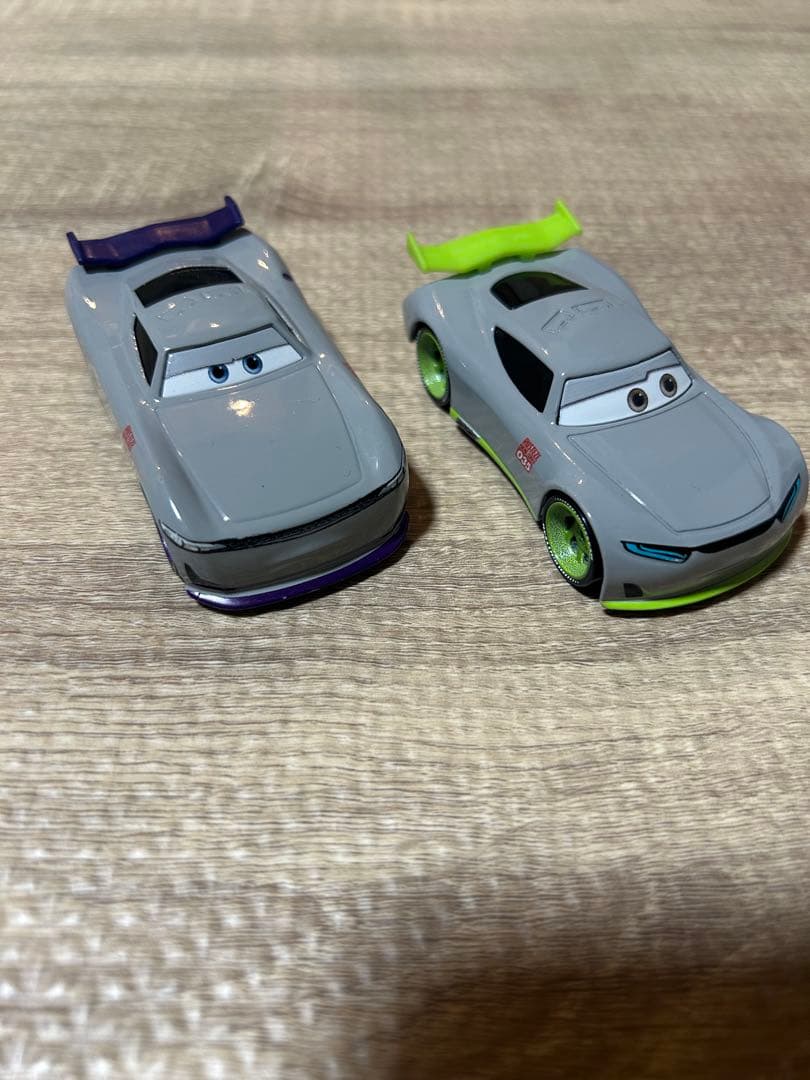 カーズ　マテル　訓練生　ロナルド＆ジュニー