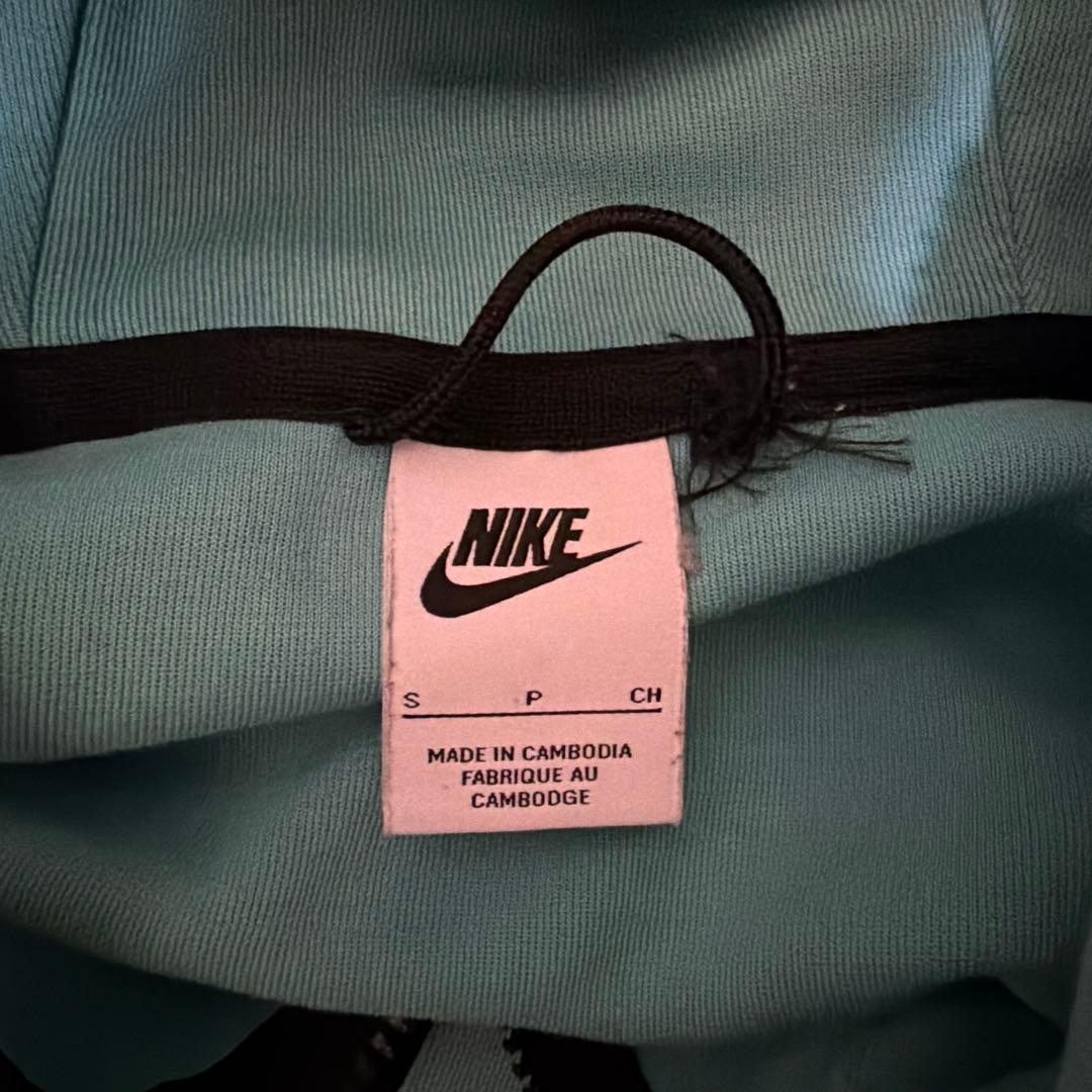 NIKE テックフリース　セットアップ　ティファニー