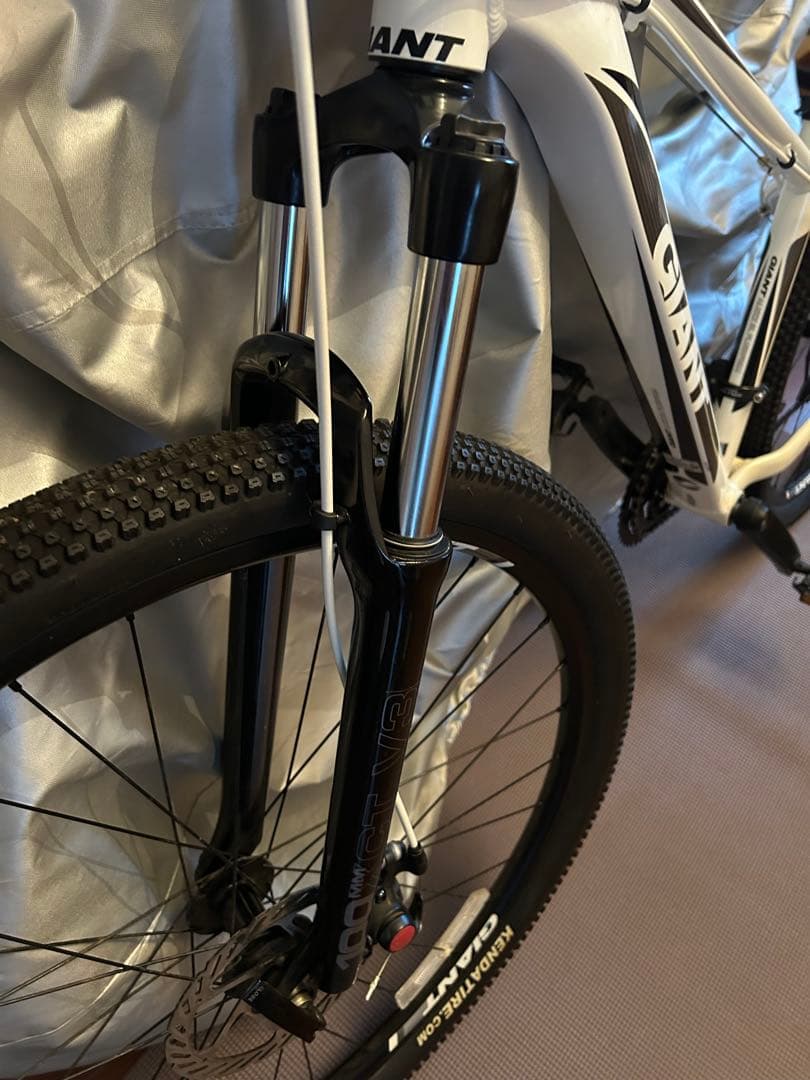 引取限定　Giant マウンテンバイク 29インチ ホワイト