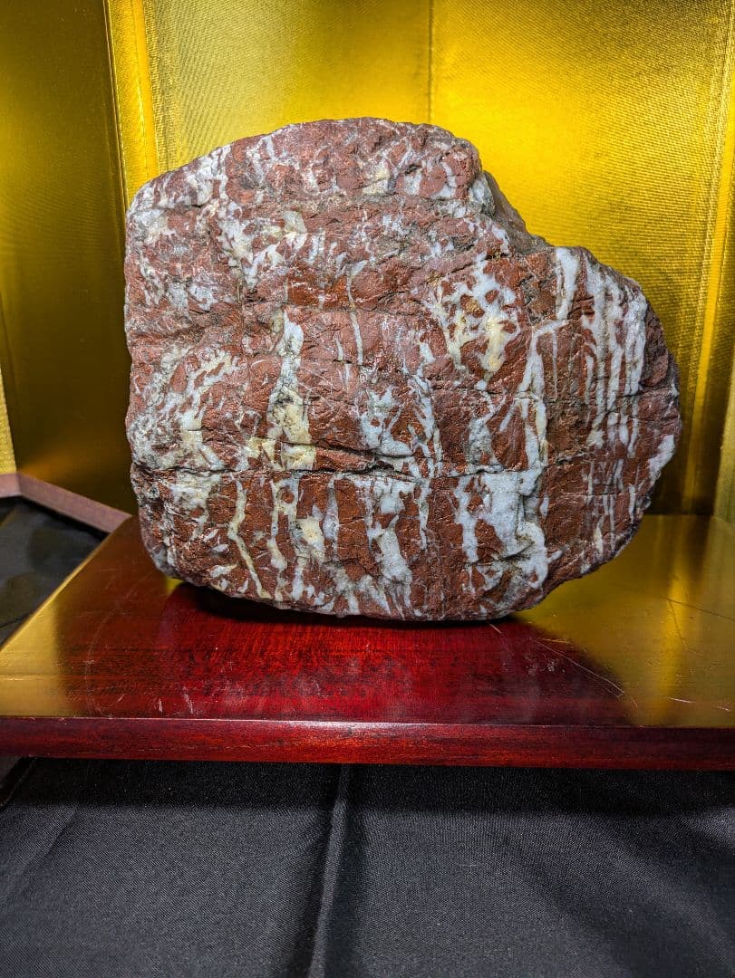 赤石 原石 3.4kg 大サイズ 自立 未加工 石英流れ 水石 希少 レア品