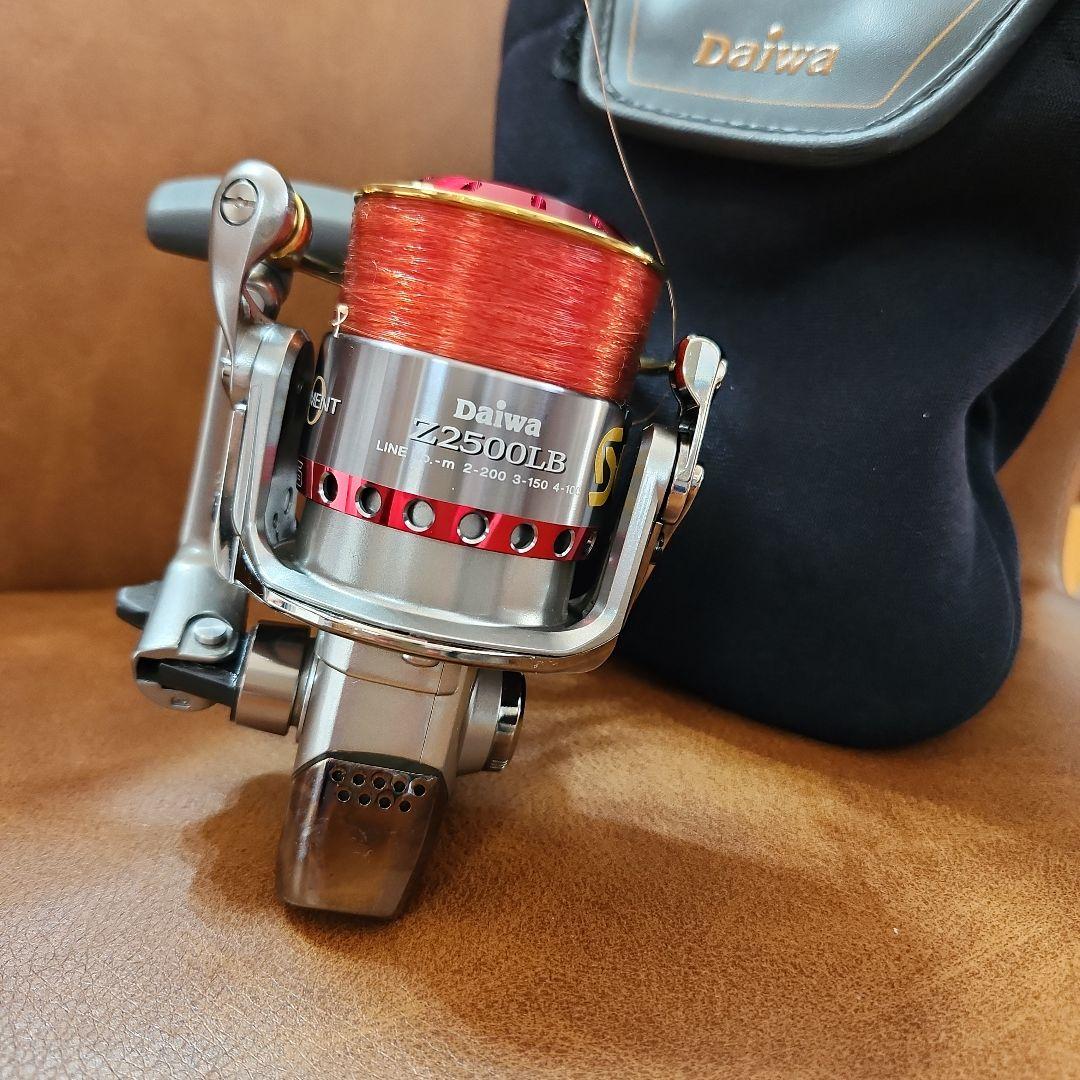 Daiwa トウナメントZ2500LB スピニングリール