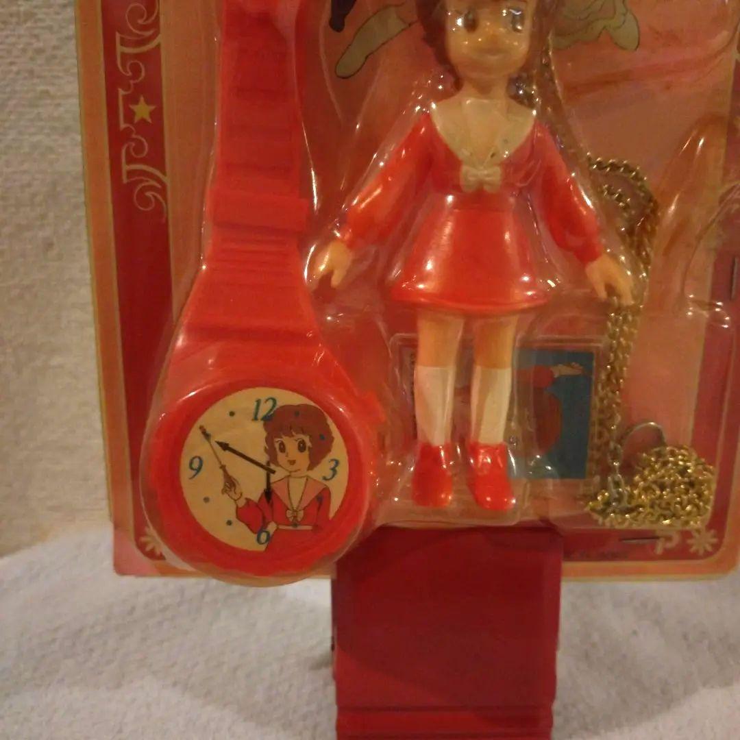 魔法使いサリー フィギュア 赤　時計、ペンダントセット