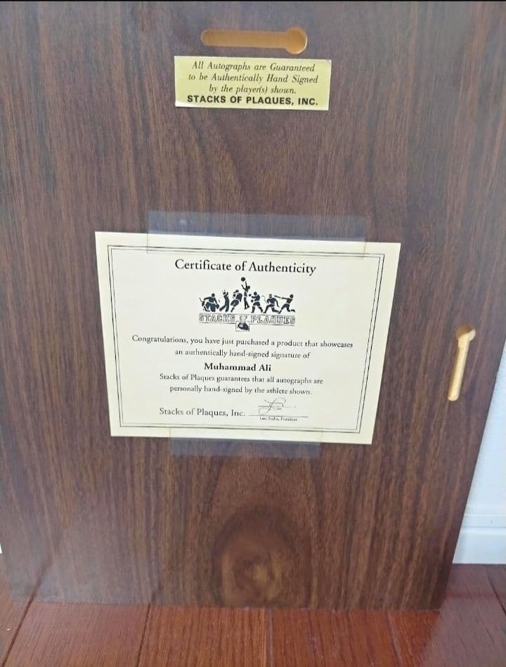 モハメド・アリ 直筆サイン入り写真 額入り証明書付き