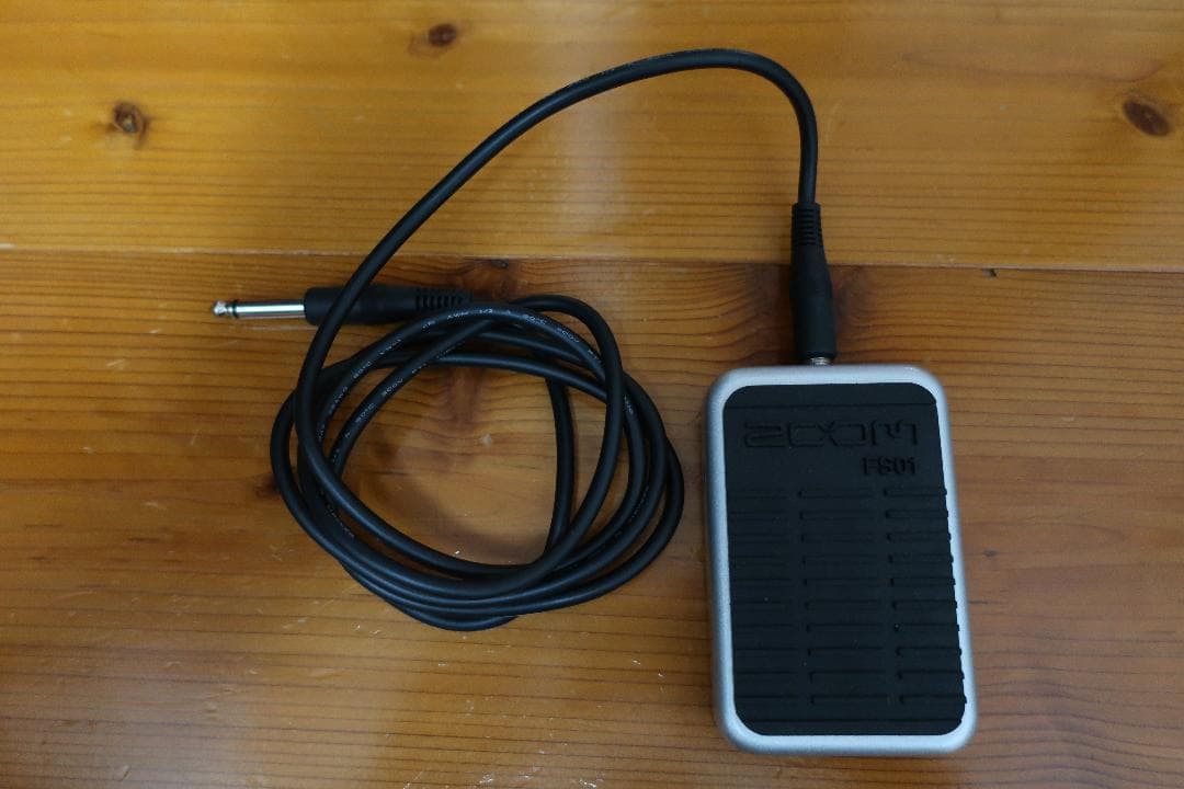 ZOOM マルチトラックレコーダー R8 ＆ フットスイッチ FS01