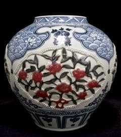 見栄え！！【中国陶磁器　大壷　鑑賞　美術品　辰砂染付花実文　高盛細工】◆古董