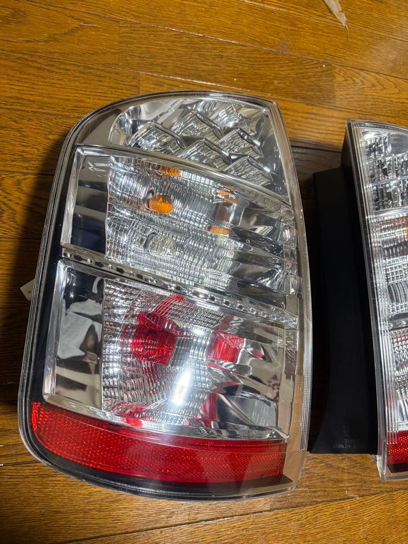 トヨタ プリウスNHW20 テールライト右左セット H19 (3)