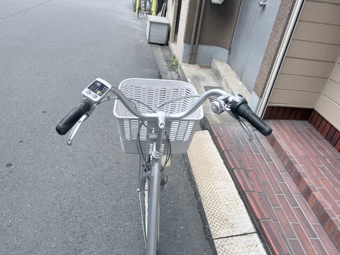 大阪府　パナソニック　シルバー 電動アシスト自転車 前バスケット付き