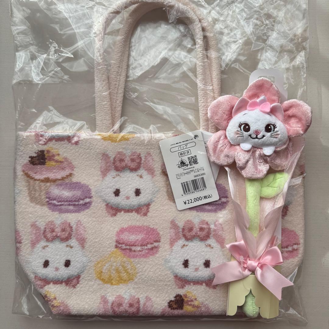 新品ディズニーストア　マリー フェイラーバッグ　フラワーぬいぐるみ　2点セット