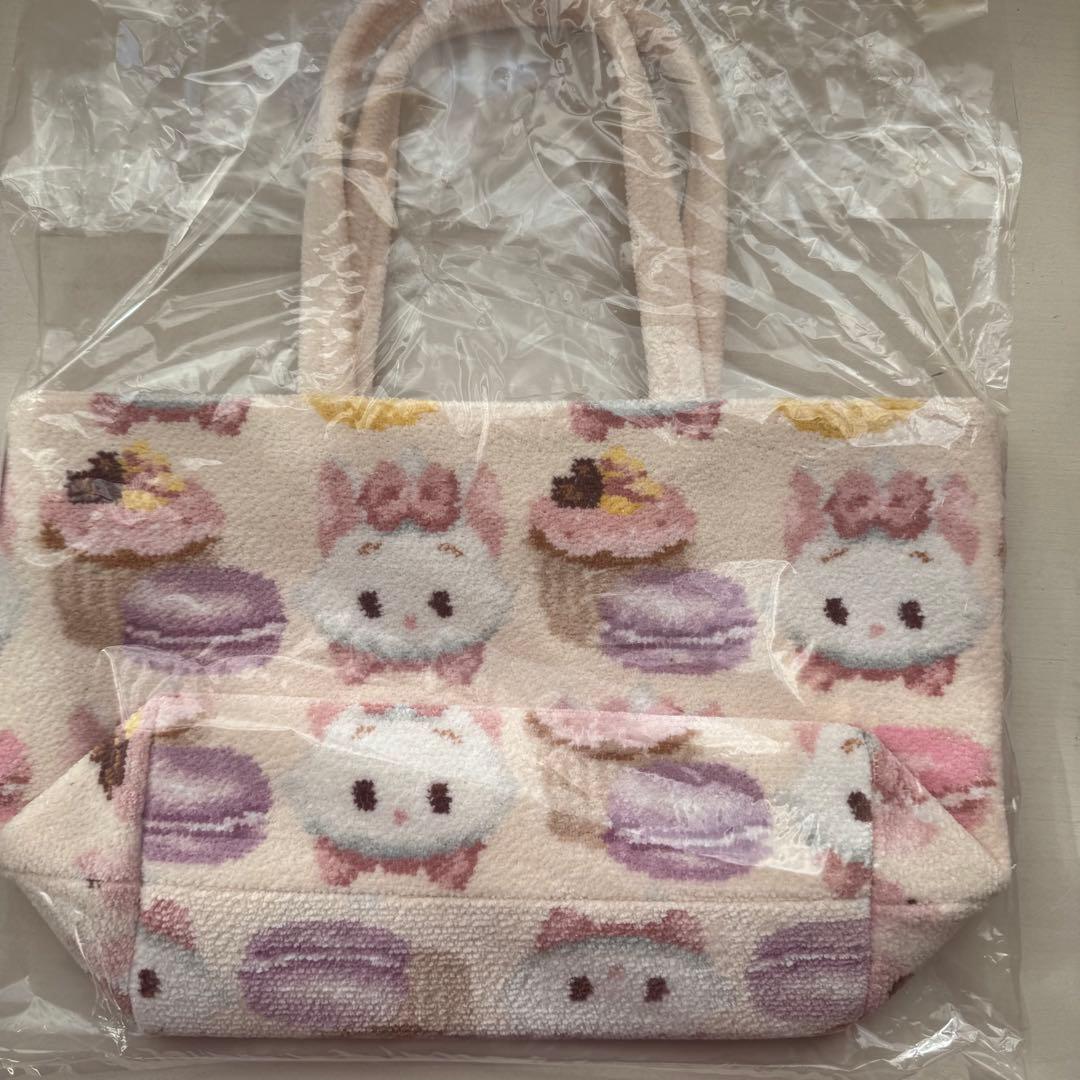 新品ディズニーストア　マリー フェイラーバッグ　フラワーぬいぐるみ　2点セット