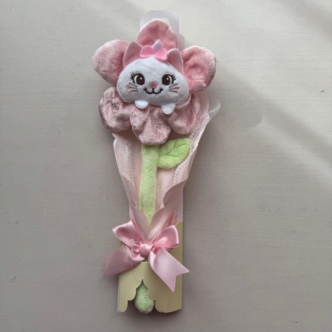 新品ディズニーストア　マリー フェイラーバッグ　フラワーぬいぐるみ　2点セット