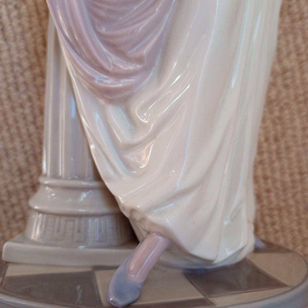 LLADROリアドロ人形陶器製女性像 置物 未使用品