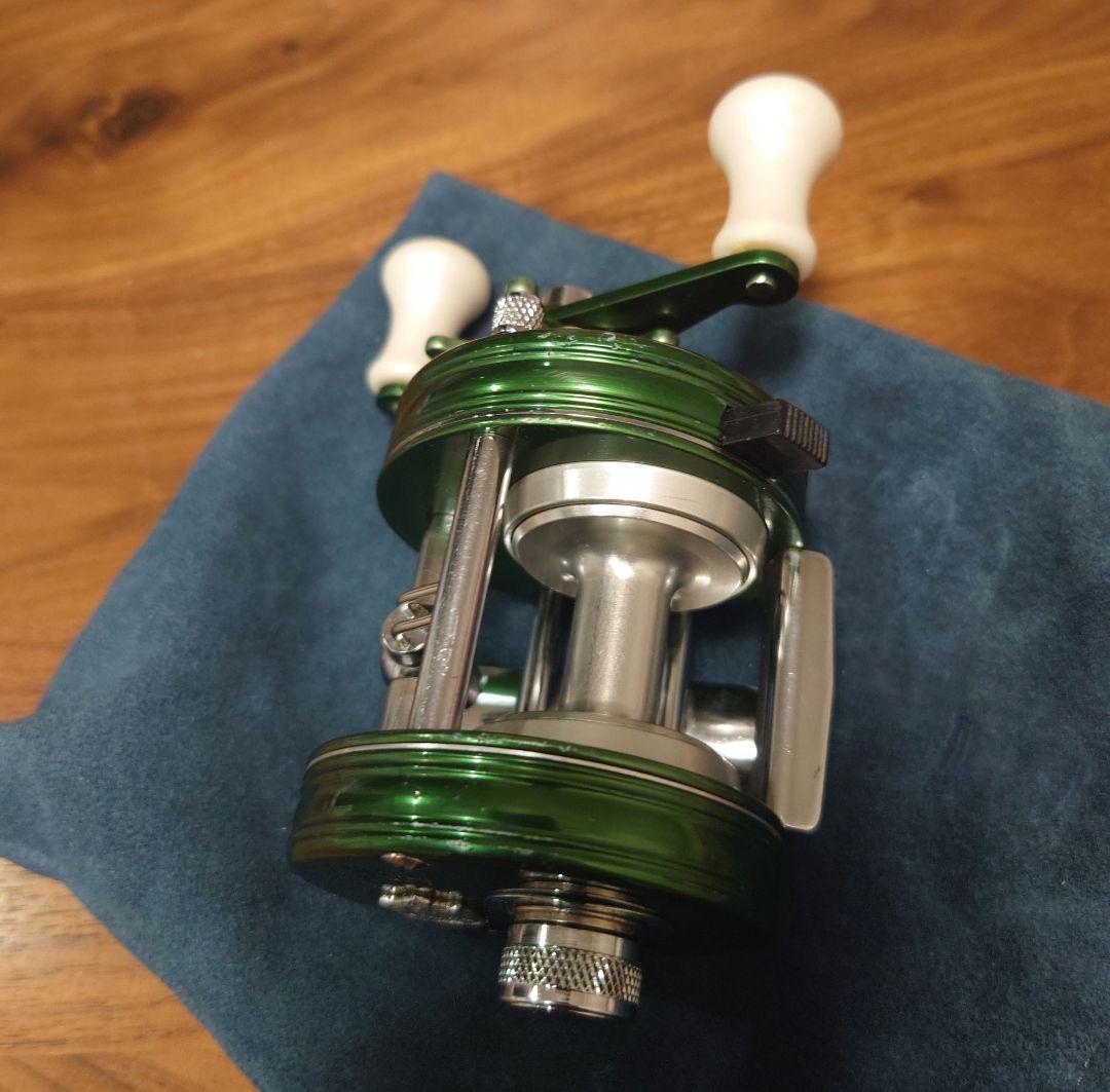 ABU Ambassadeur 2500C ノスタルジアグリーン