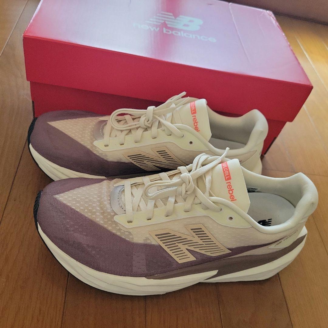 ニューバランス　フューエルセル レベル v5 26.0cm