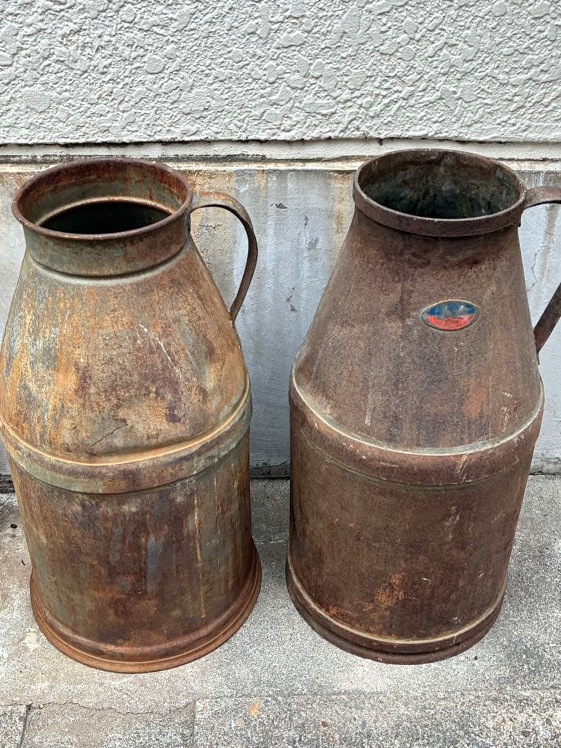 「アンティーク風 大型ブリキ製ミルク缶 2個セット レトロ インテリアにも◎」